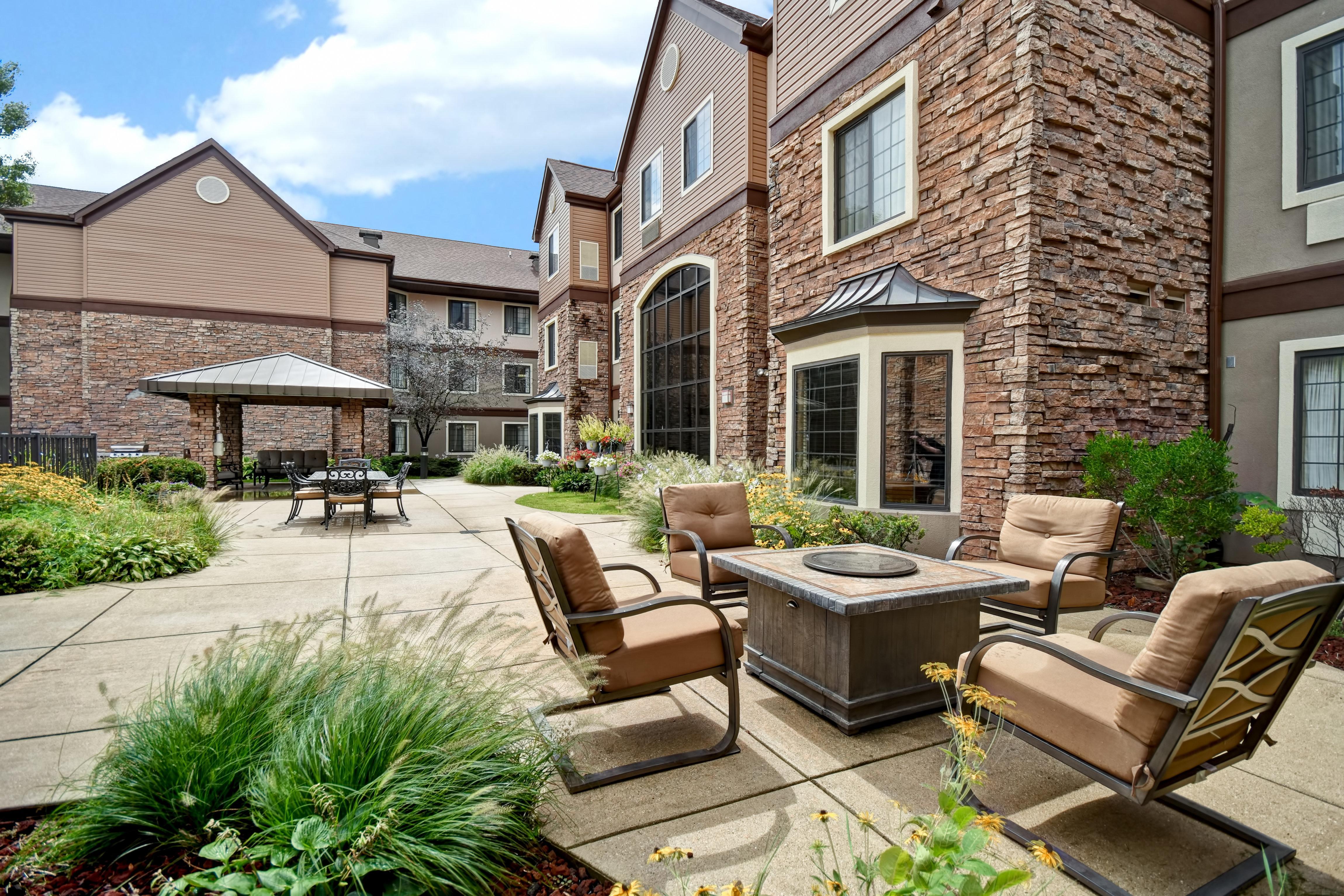 Staybridge Suites Grand Rapids-Kentwood By Ihg Cascade Exterior photo