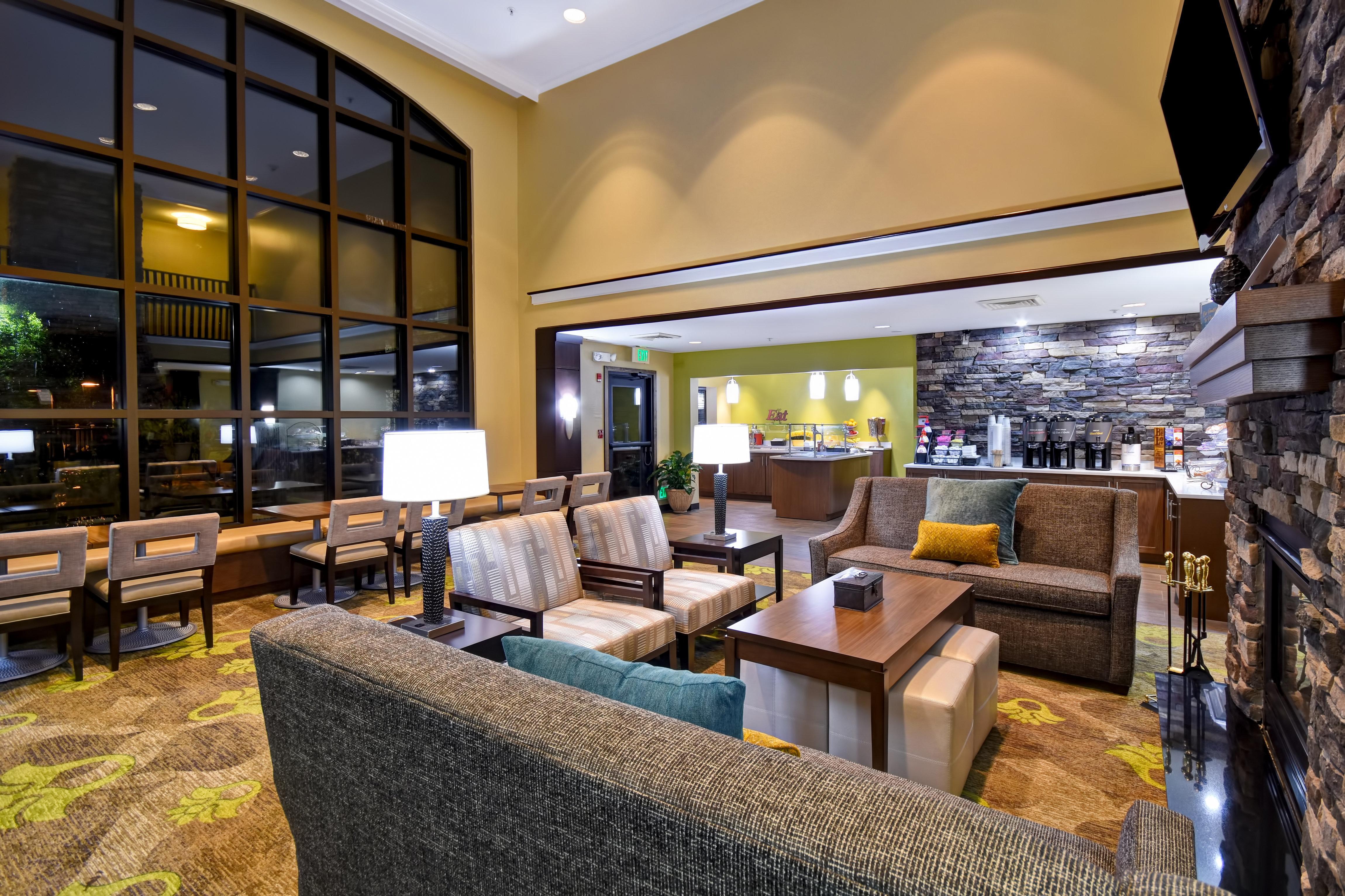 Staybridge Suites Grand Rapids-Kentwood By Ihg Cascade Exterior photo